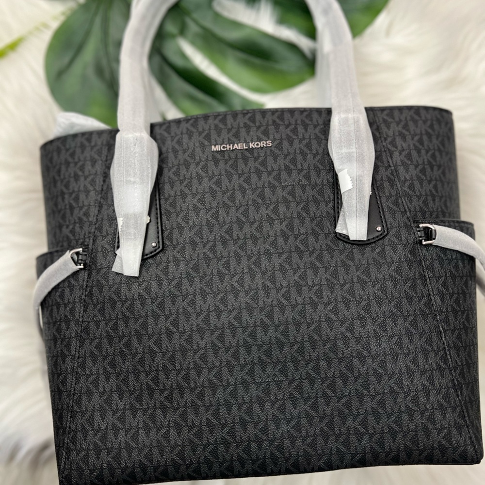 Michael Kors Jet Black Logo bag✨brand new - Picture 5 of 13